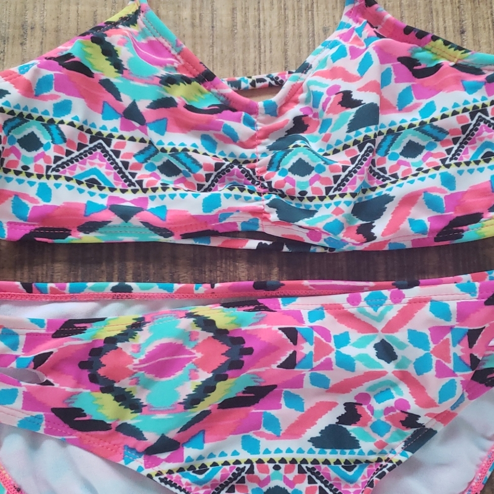 Gossip Girl Surfside Solstice bikini (12) - Picture 3 of 4